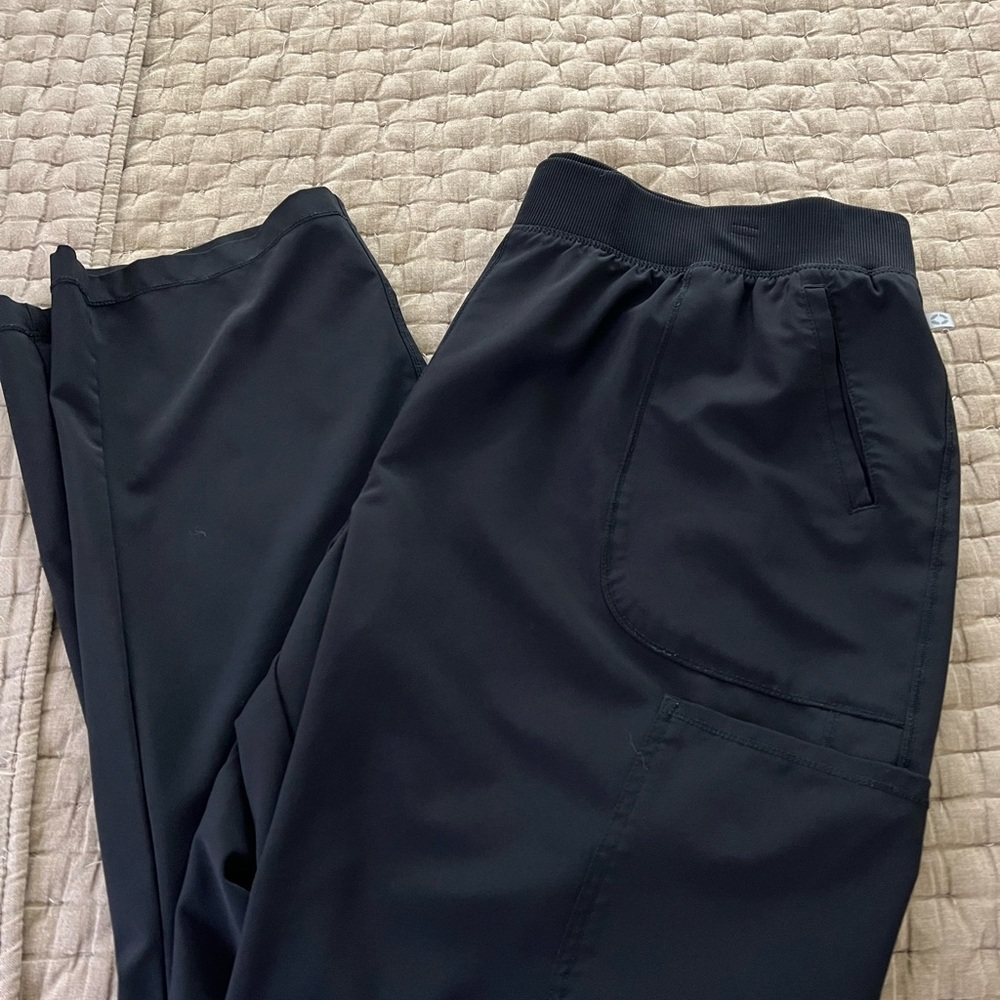 Cherokee Infinity scrubs, top & bottom 2XL